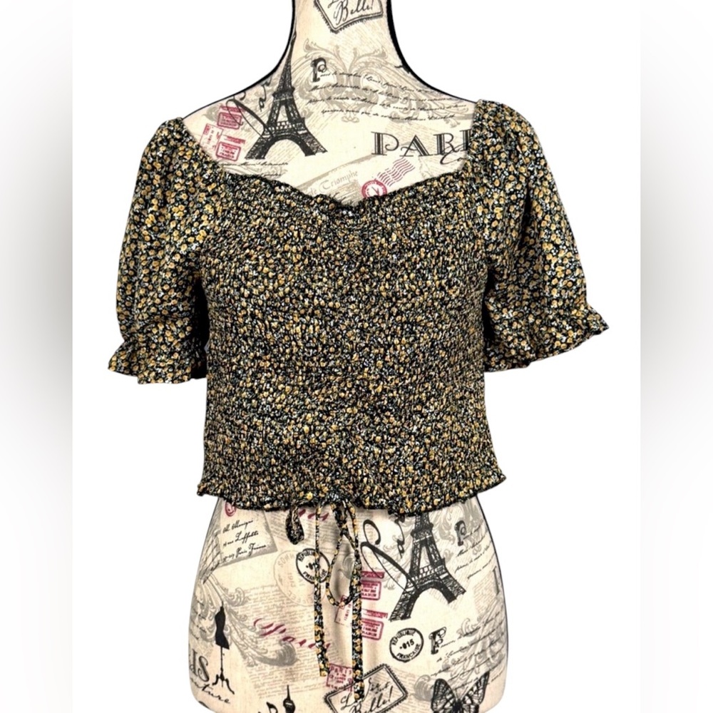 She + Sky Black and Yellow Charming Floral Midriff Floral Tie Front Top Size Med